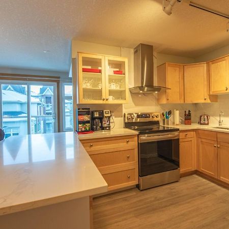 Mountain View 2 Bedroom Condo - Wt Top Floor-401 Canmore Eksteriør billede